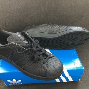 Womens’s Adidas Black Original Superstar Shoe Size